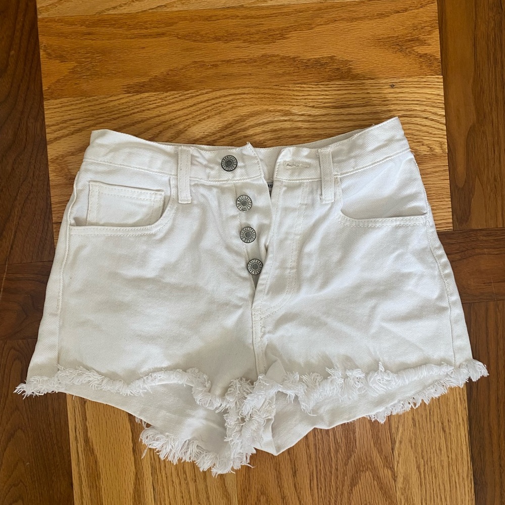 White pacsun shorts